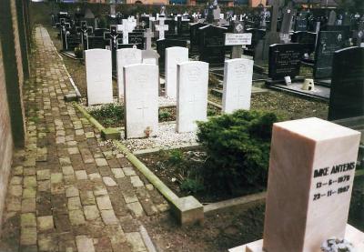 Commonwealth War Graves Roman Catholic Cemetery Baarle-Nassau