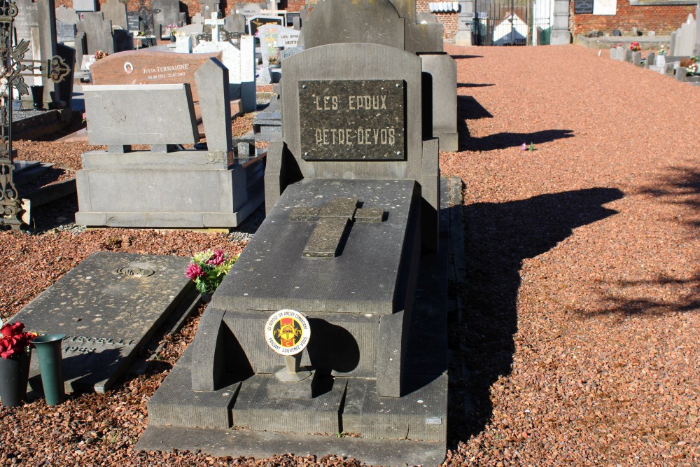 Belgian Graves Veterans Lincent