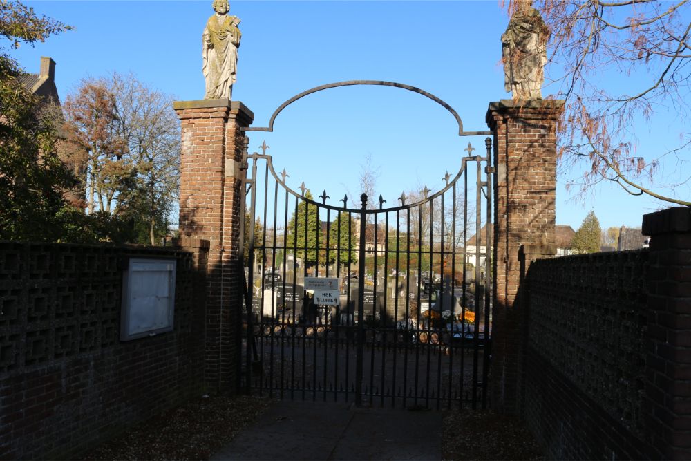 Nederlandse Oorlogsgraven Rooms Katholieke Kerkhof Wamel