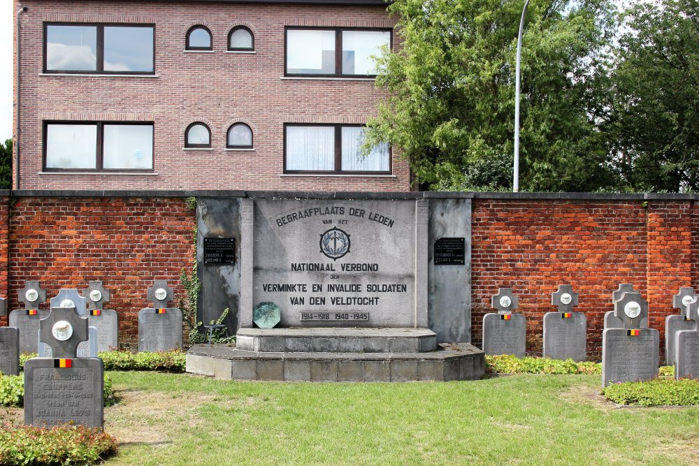 Oorlogsmonument K.N.V.I. Begraafplaats Turnhout