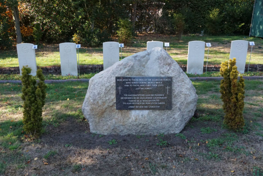 Memorial Allied Airmen General Cemetery Schoonebeek