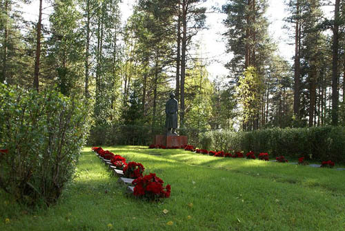 Finnish War Cemetery Puolanka