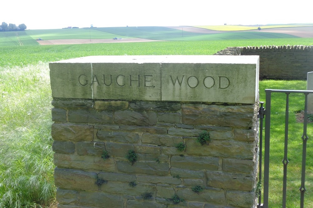 Commonwealth War Cemetery Gauche Wood #2