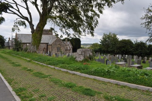 Commonwealth War Graves Abbotsham Churchyard