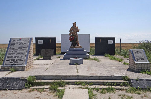 Monument & Massagraf Verdedigers Dzharylhatska Schiereiland
