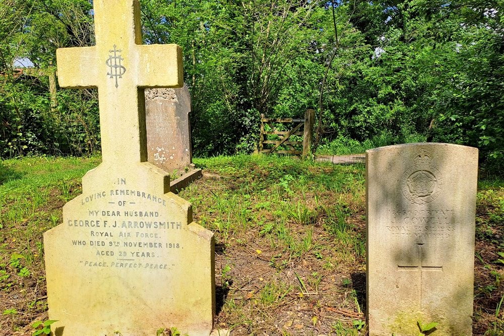 Commonwealth War Graves St Mary Churchyard #2