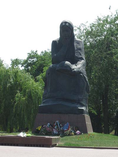 Sovjet Oorlogsbegraafplaats Kirovohrad