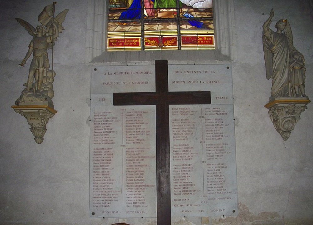 Monument Eerste Wereldoorlog glise Saint-Saturnin