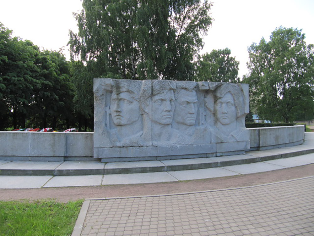 Mass Grave Soviet Soldiers Peterhof