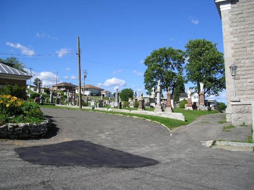 Commonwealth War Graves L'Ange-Gardien Cemetery