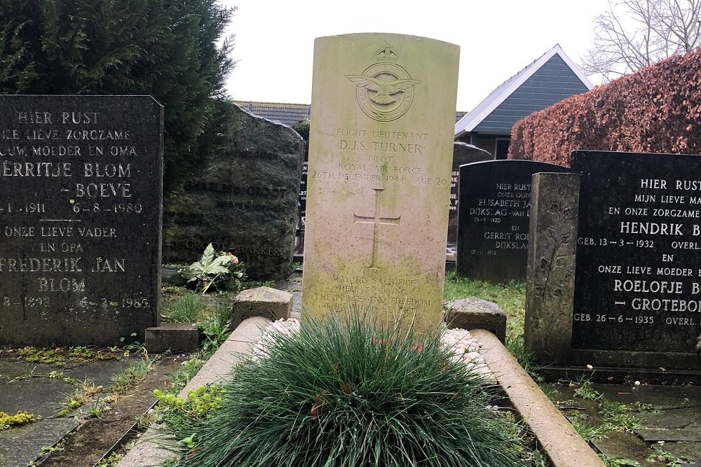 Commonwealth War Grave Dutch Reformed Cemetery Windesheim
