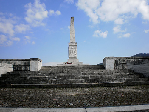 Monument & Crypte Franse Partizanen