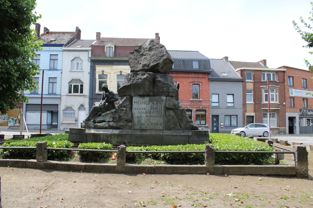 Frans Oorlogsmonument Chtelet #1