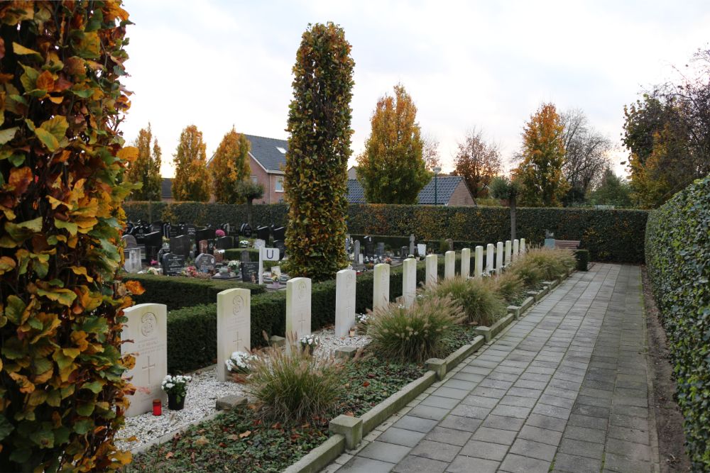Oorlogsgraven van het Gemenebest Rooms Katholieke Begraafplaats Heesch