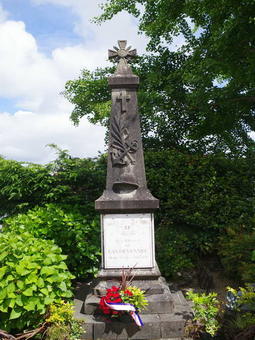 War Memorial Landevennec #1