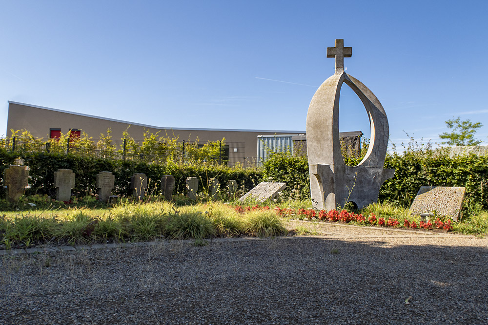 Duitse Oorlogsgraven en Monument Morschenich