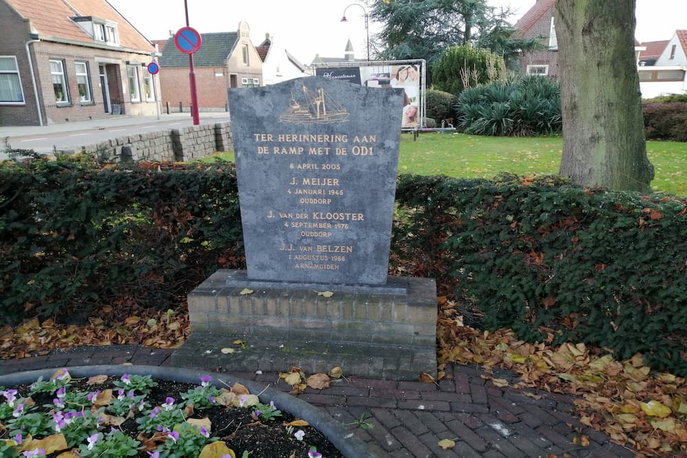 War Memorial Ouddorp #2