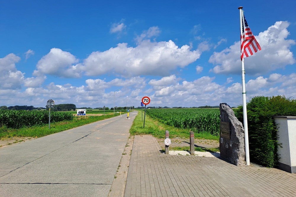 Monument Bemanning B-17G 42-38123 