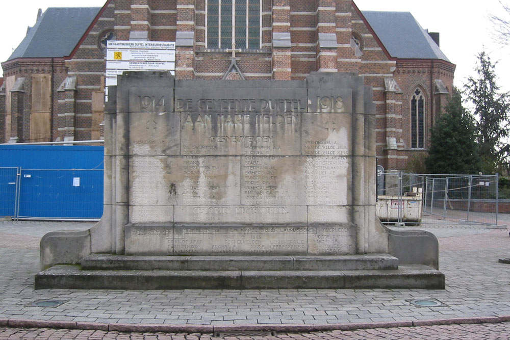 War Memorial Duffel