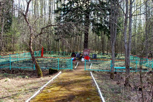 Sovjet Oorlogsbegraafplaats Pyatchino