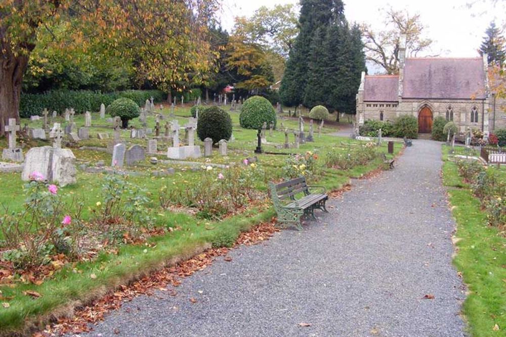 Commonwealth War Grave Malvern Wells Cemetery