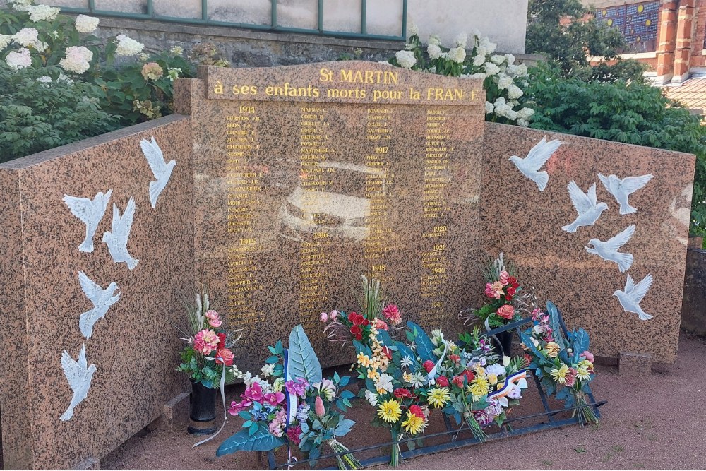 War Memorial  Saint-Martin-en-Haut #2