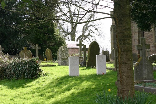 Oorlogsgraven van het Gemenebest St. Mary and St. Thomas Churchyard