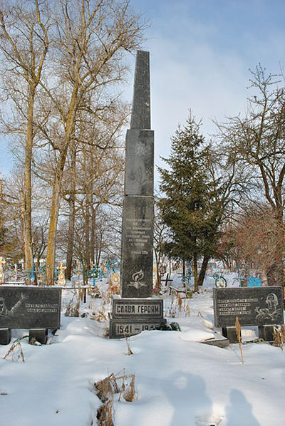 Sovjet Oorlogsgraven Avratyn
