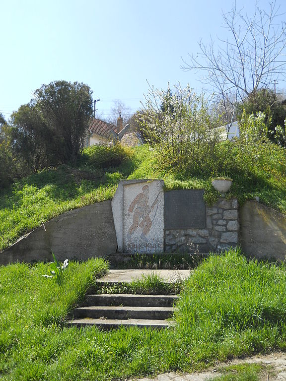 Monument Tweede Wereldoorlog Stari Slankamen