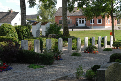 Oorlogsgraven Aarestrup Kirkegrd