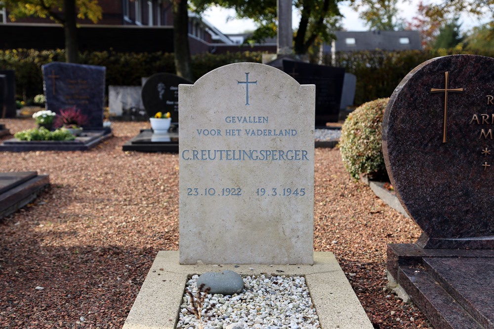 Graf Burgerslachtoffer Rooms Katholieke Begraafplaats Arcen