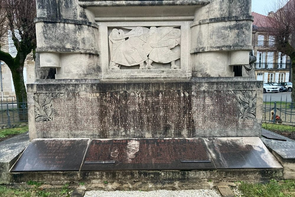 Oorlogsmonument Langres #2