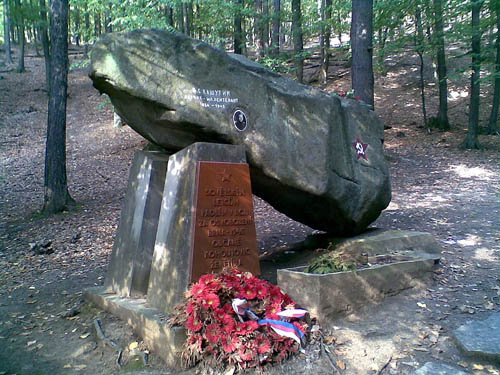 Monument & Crashsite Lavochkin La-7 Kohoutovice