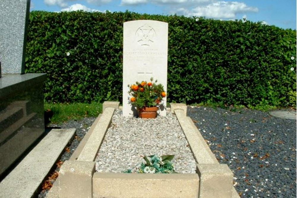 Commonwealth War Graves Warlus