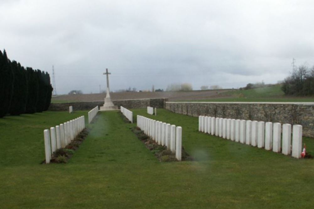 Commonwealth War Cemetery Quatre-Vents