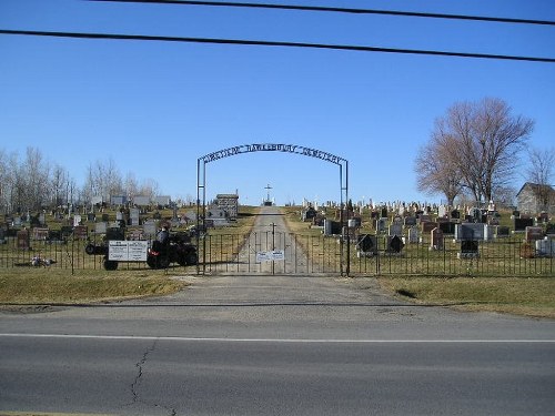 Commonwealth War Grave Hawkesbury Cemetery