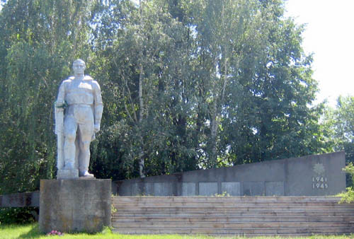 War Memorial Novoselytsya