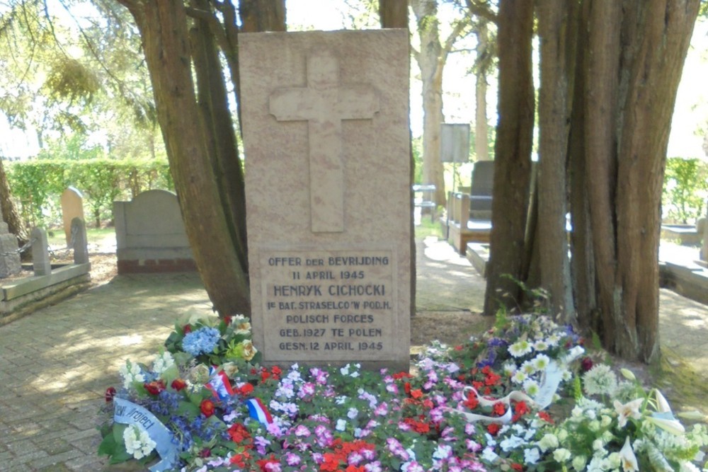 Former Polish War Grave Municipal Cemetery Nieuw-Weerdinge