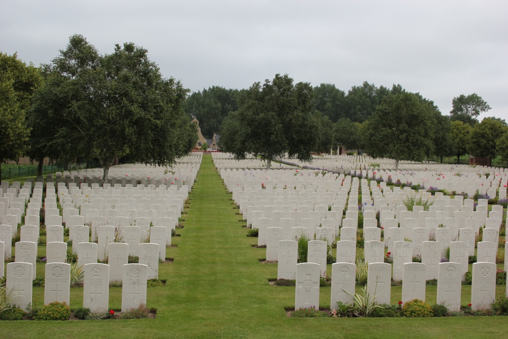 Oorlogsbegraafplaats van het Gemenebest Hooge Crater #5