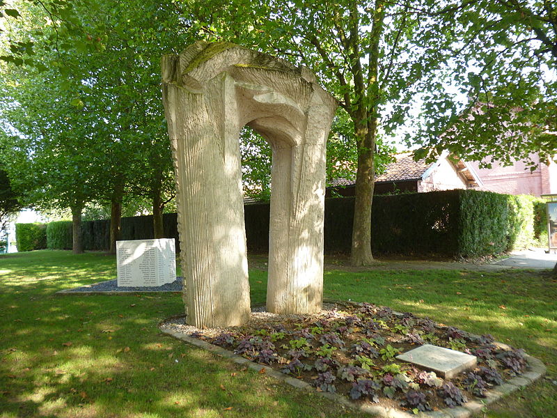 War Memorial Maignelay-Montigny