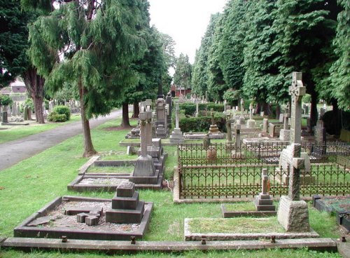 Commonwealth War Graves Cottingham Cemetery