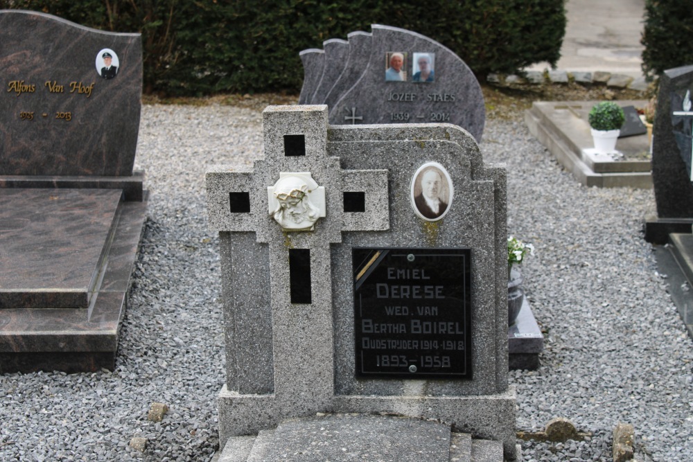 Belgian Graves Veterans Attenrode
