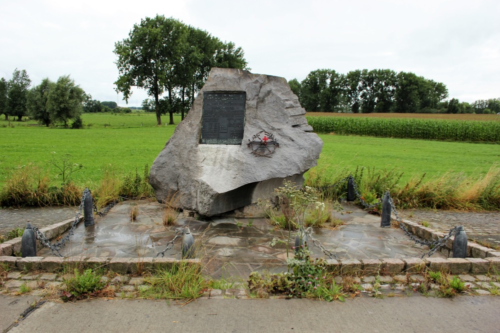 Monument 3de Belgische Legerdivisie Merkem