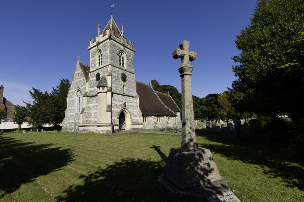 Oorlogsmonument Winterbourne Earls #3