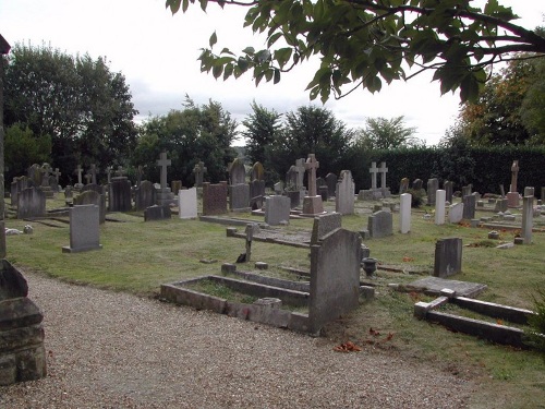 Commonwealth War Graves St Leonard Churchyard