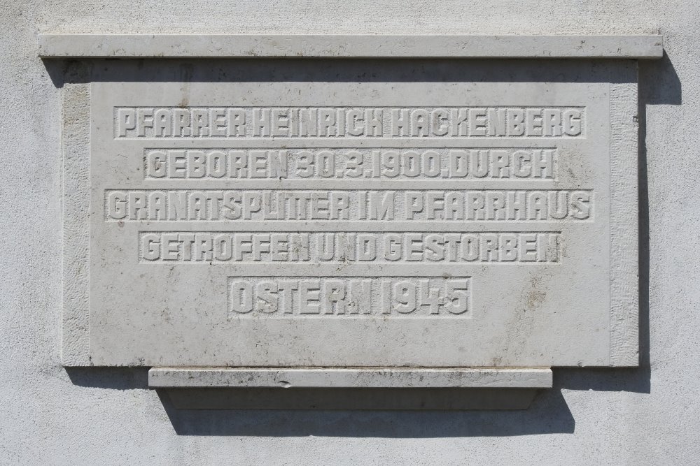 Gedenkteken Pfarrer Heinrich Hackenberg