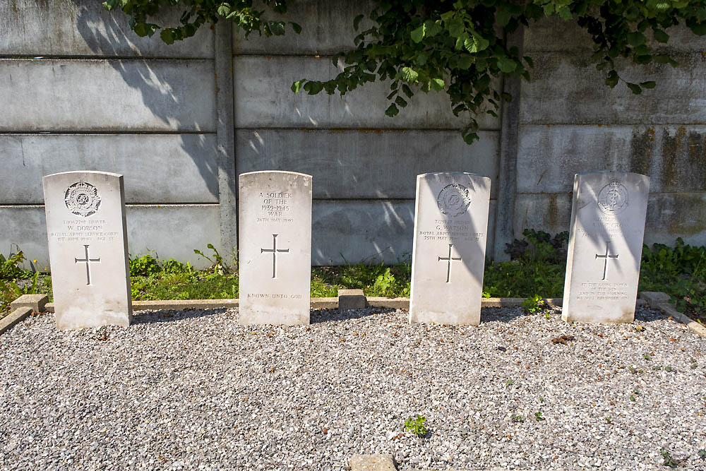 Oorlogsgraven van het Gemenebest Begraafplaats De Bergault #2