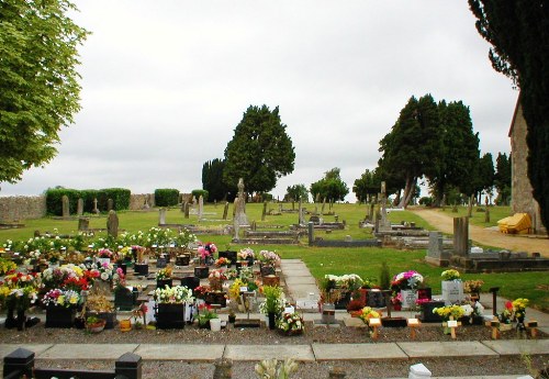 Commonwealth War Graves Highworth Cemetery