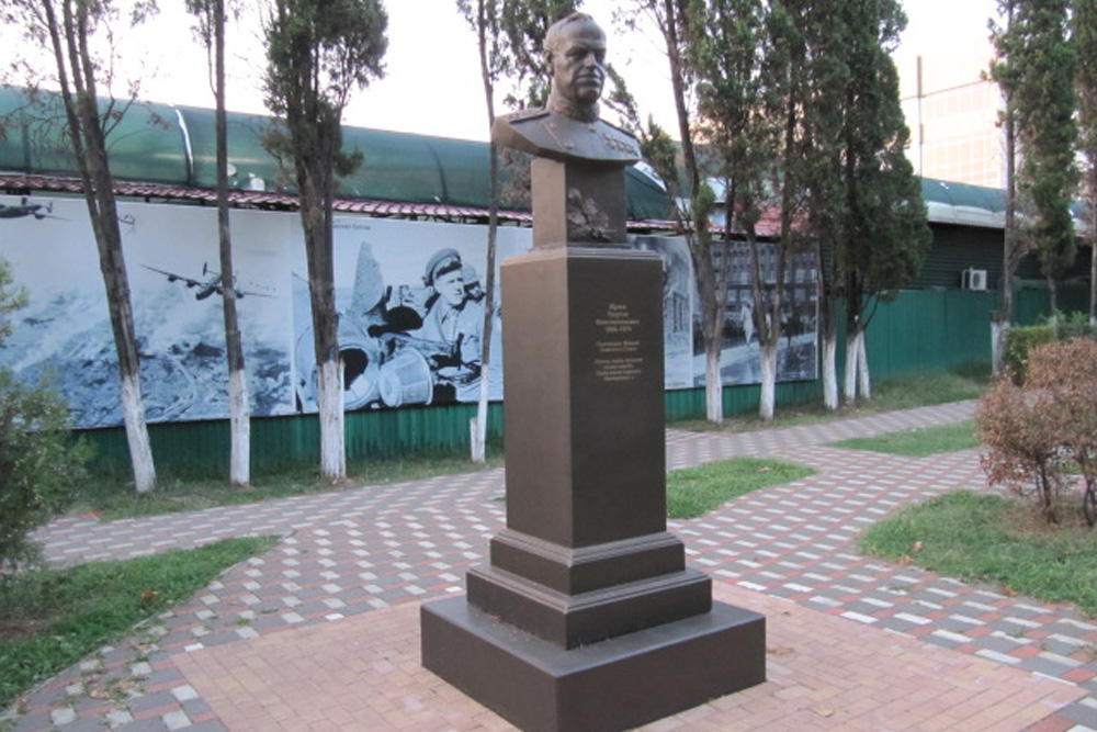 Monument Zhukov