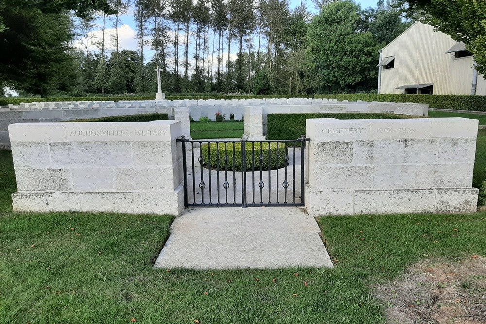 Commonwealth War Cemetery Auchonvillers